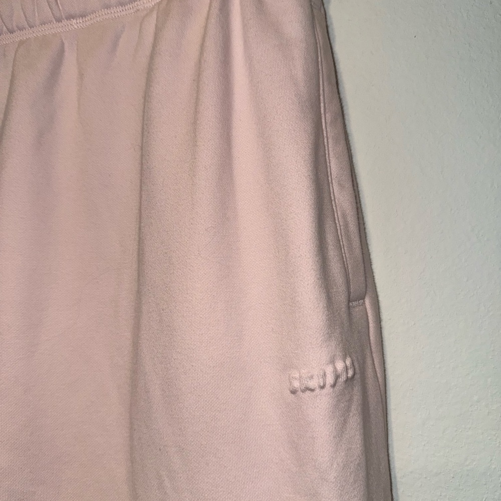 New SKIMS Cotton Fleece classic straight leg pant in Barley Pink - Picture 4 of 8